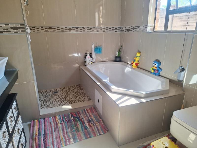2 Bedroom Property for Sale in Adamayview North West